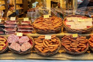 お歳暮の早割で人気の肉ギフトがある店のチャットサポートは？