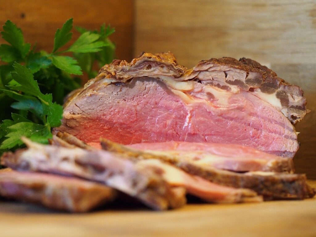 お歳暮の早割で選ぶ肉ギフト、サーロインとリブロースの比較は？